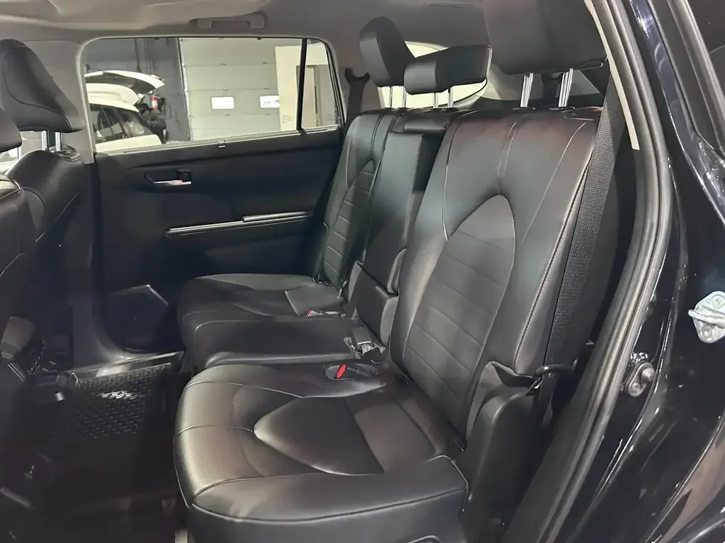 Toyota Highlander снимка Toyota Highlander