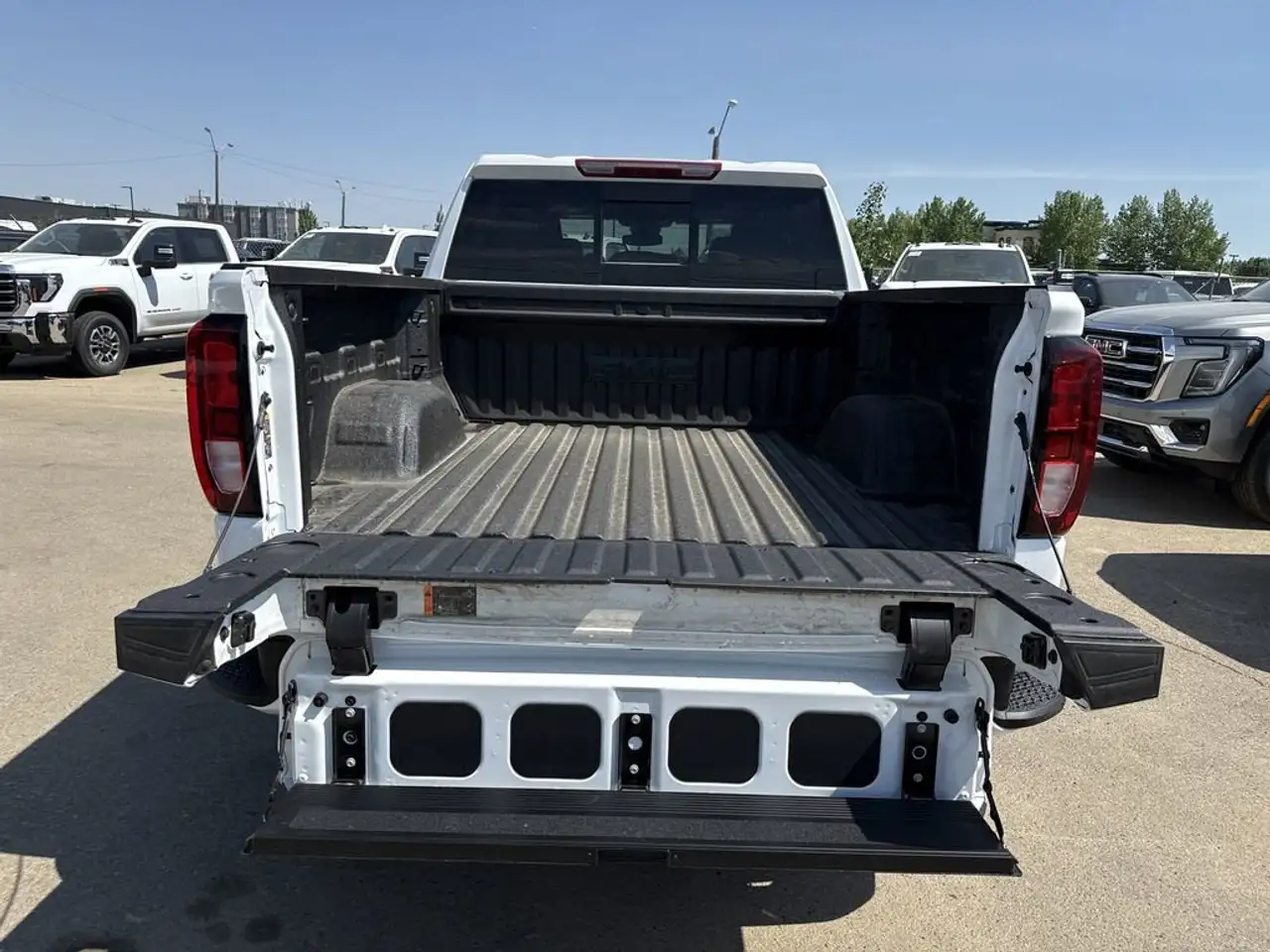 GMC Sierra 1500 снимка GMC Sierra 1500