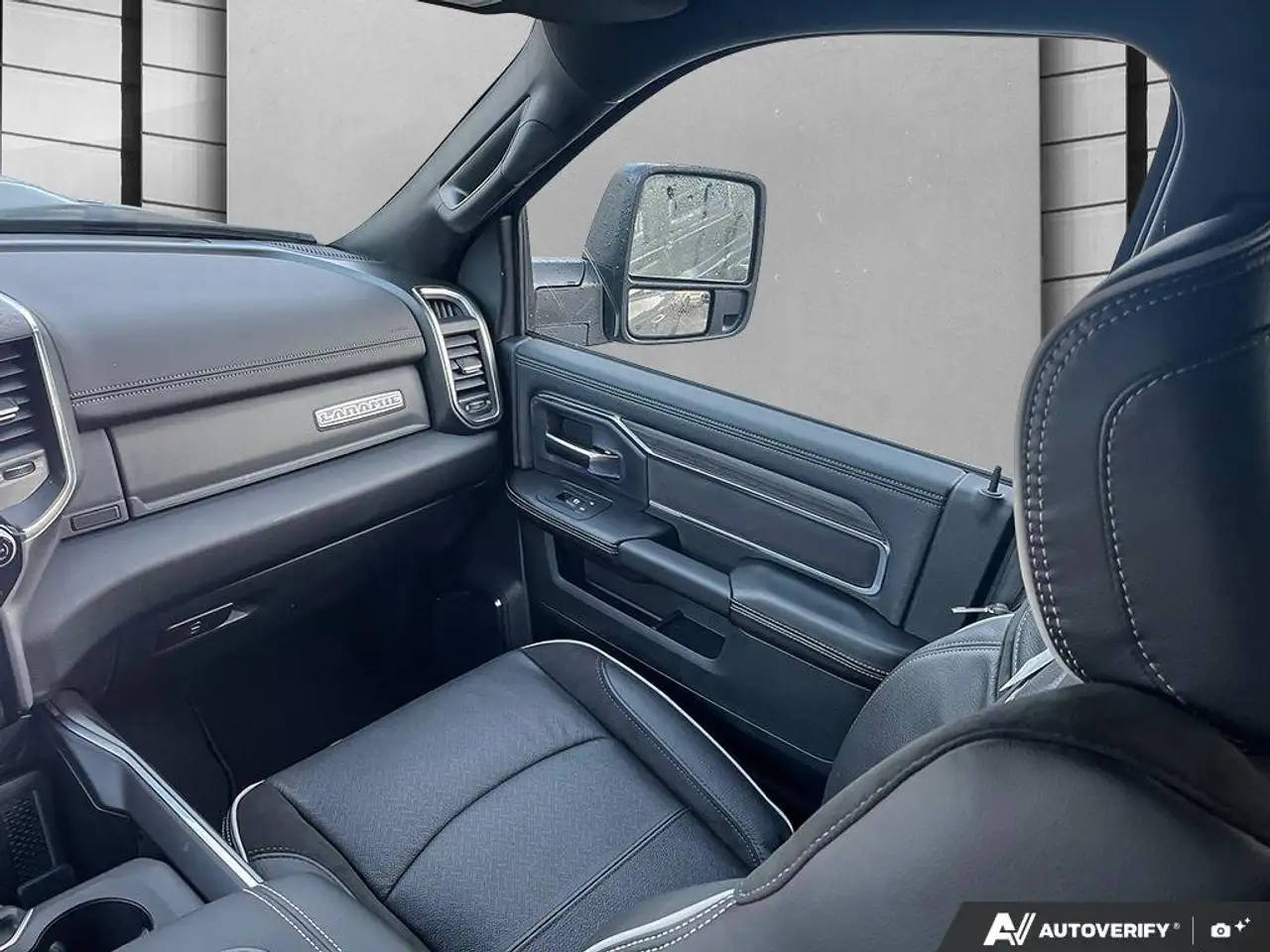 RAM 3500 снимка RAM 3500