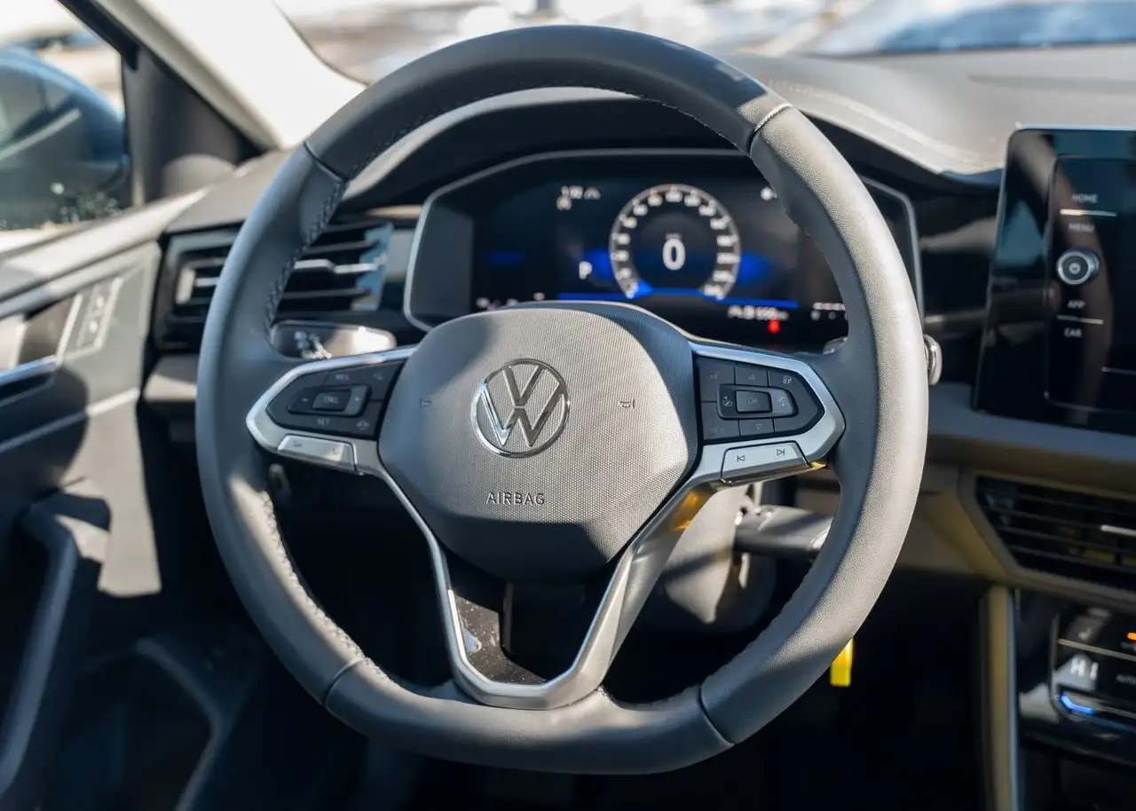 Volkswagen Jetta снимка Volkswagen Jetta