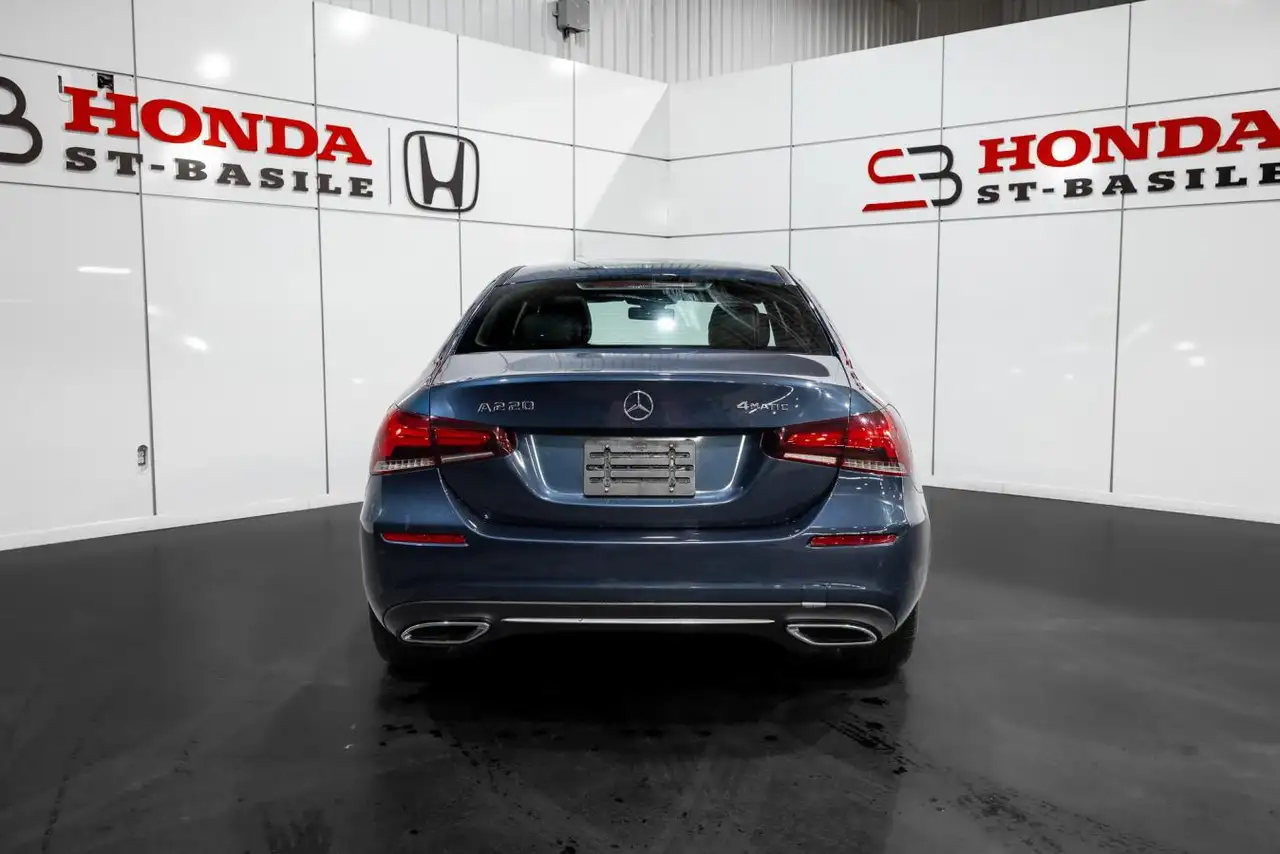 Mercedes-Benz A-Class снимка Mercedes-Benz A-Class