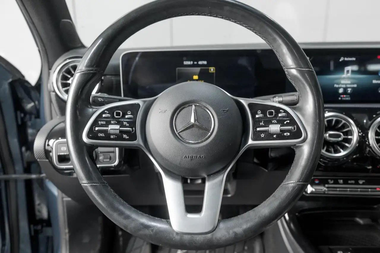Mercedes-Benz A-Class снимка Mercedes-Benz A-Class