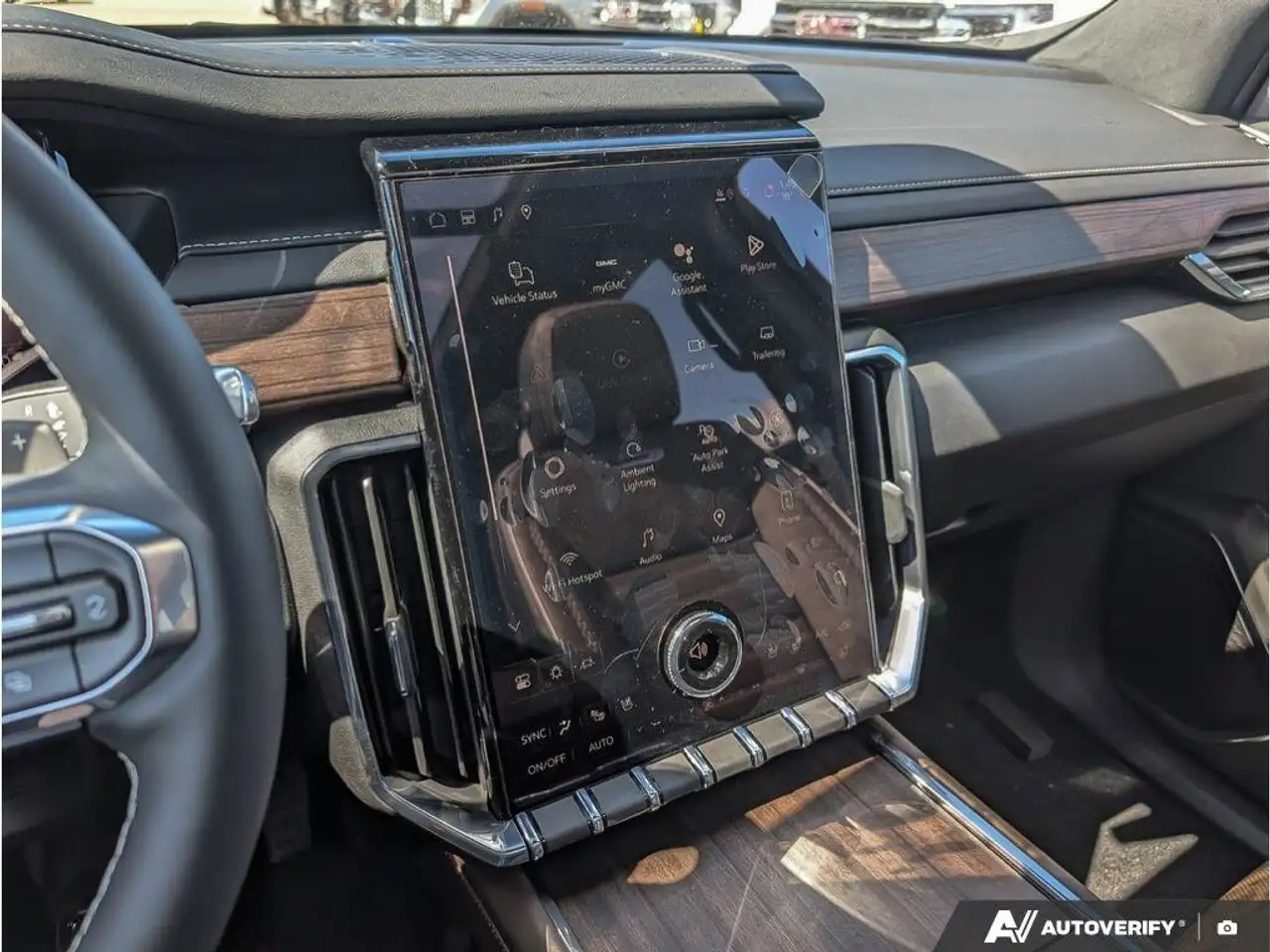GMC Acadia снимка GMC Acadia