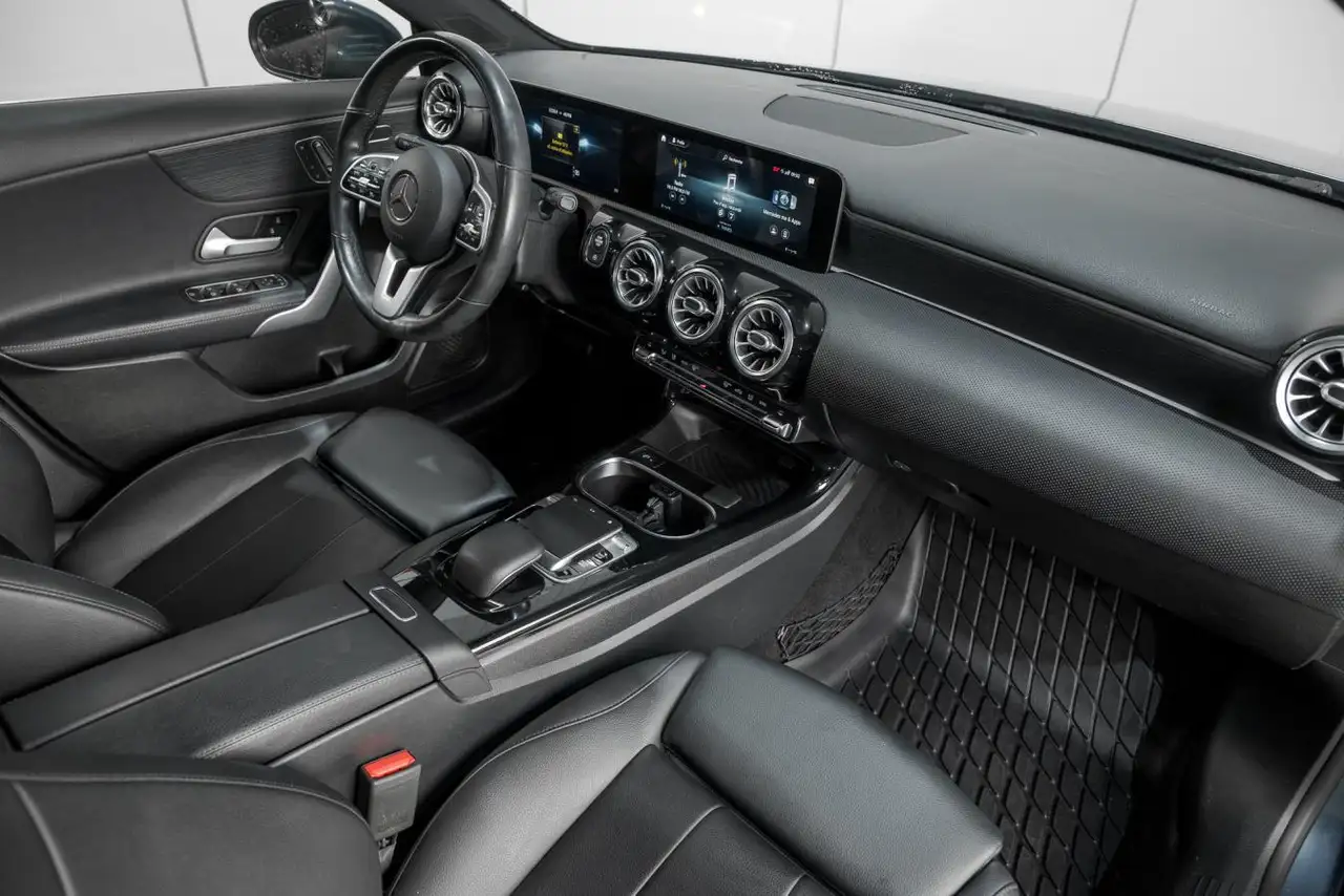 Mercedes-Benz A-Class снимка Mercedes-Benz A-Class