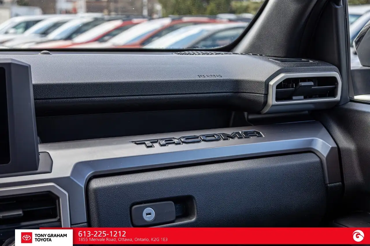 Toyota Tacoma снимка Toyota Tacoma