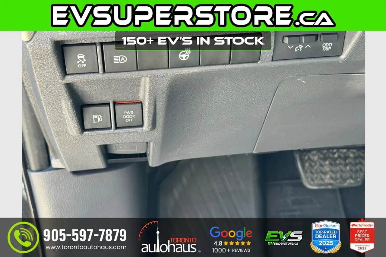 Toyota Sienna photo Toyota Sienna