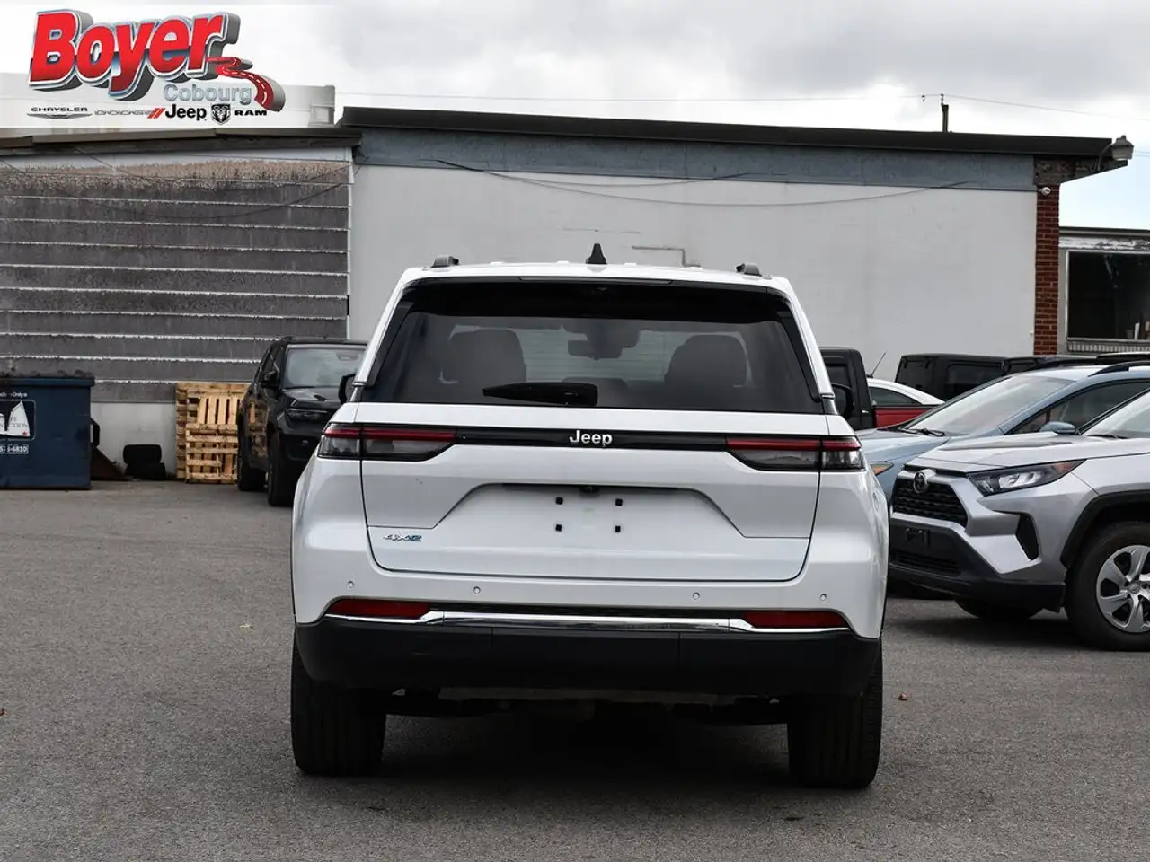 Jeep Grand Cherokee снимка Jeep Grand Cherokee