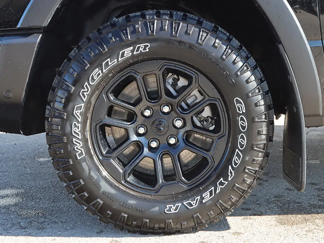 RAM 1500 снимка RAM 1500