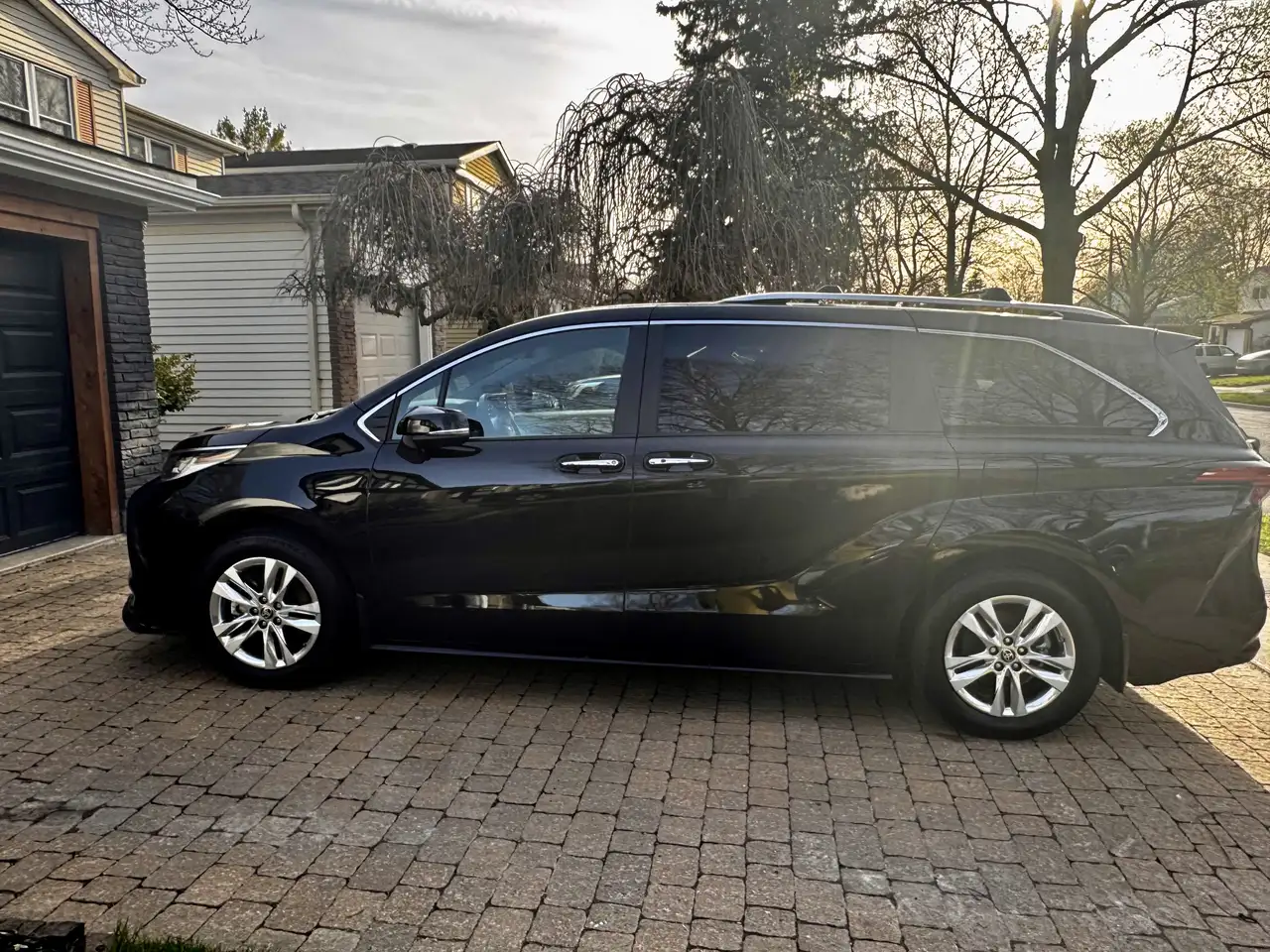 Toyota Sienna снимка Toyota Sienna