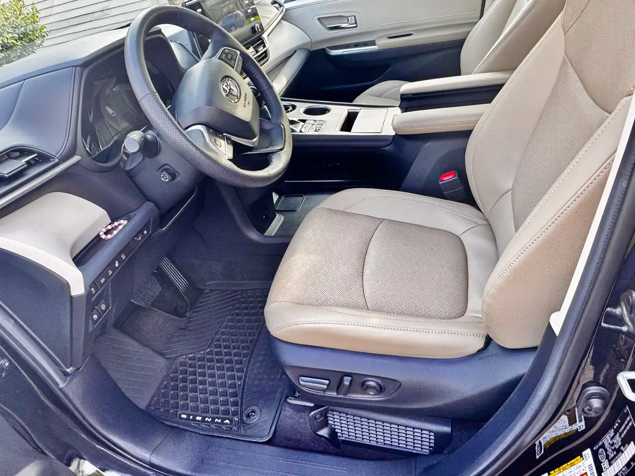 Toyota Sienna снимка Toyota Sienna
