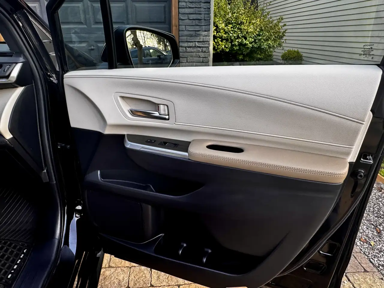 Toyota Sienna снимка Toyota Sienna