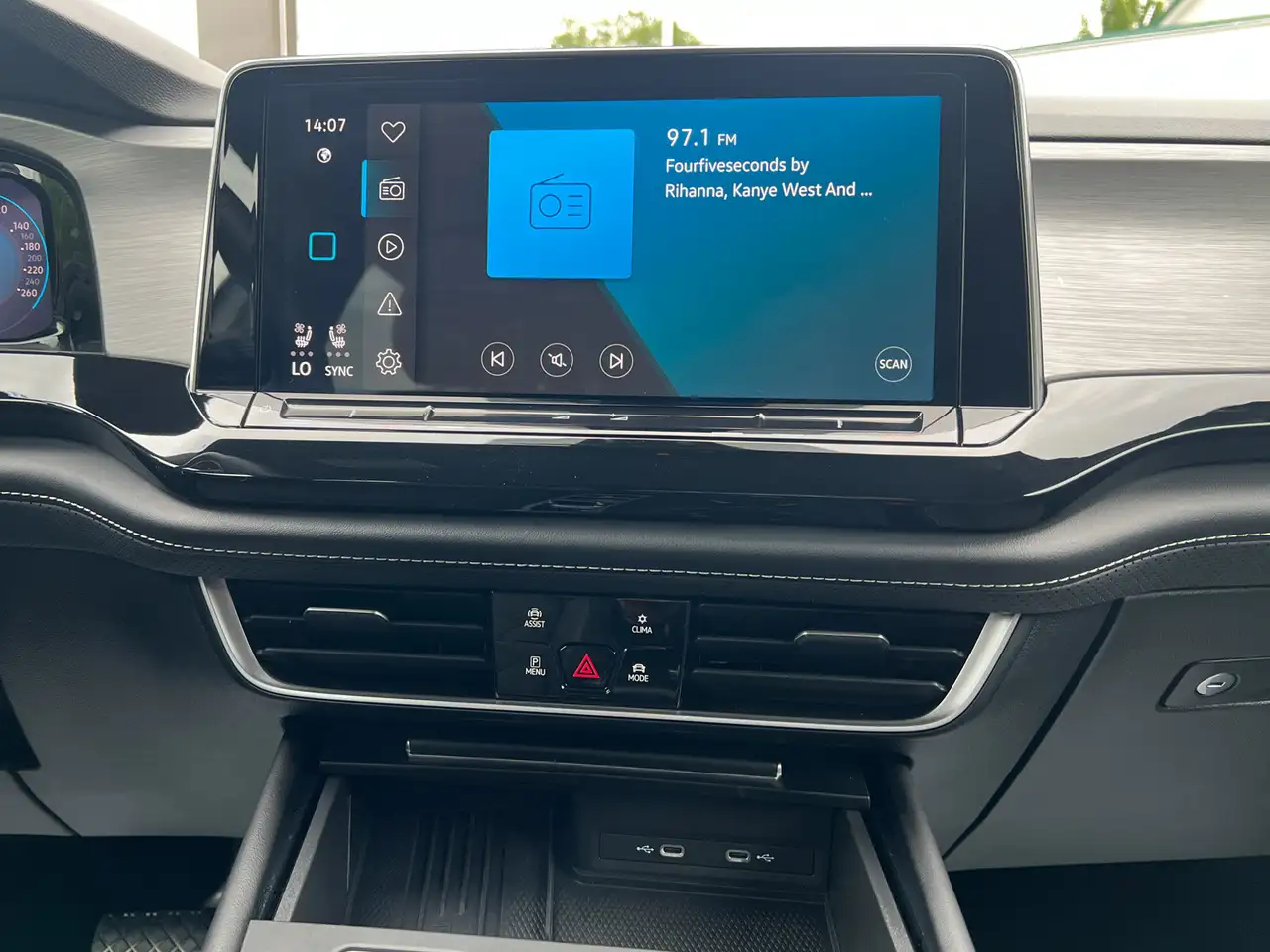 Volkswagen Atlas снимка Volkswagen Atlas
