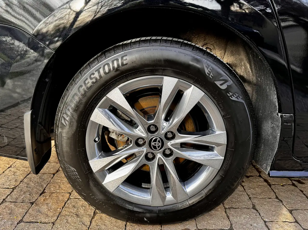 Toyota Sienna снимка Toyota Sienna