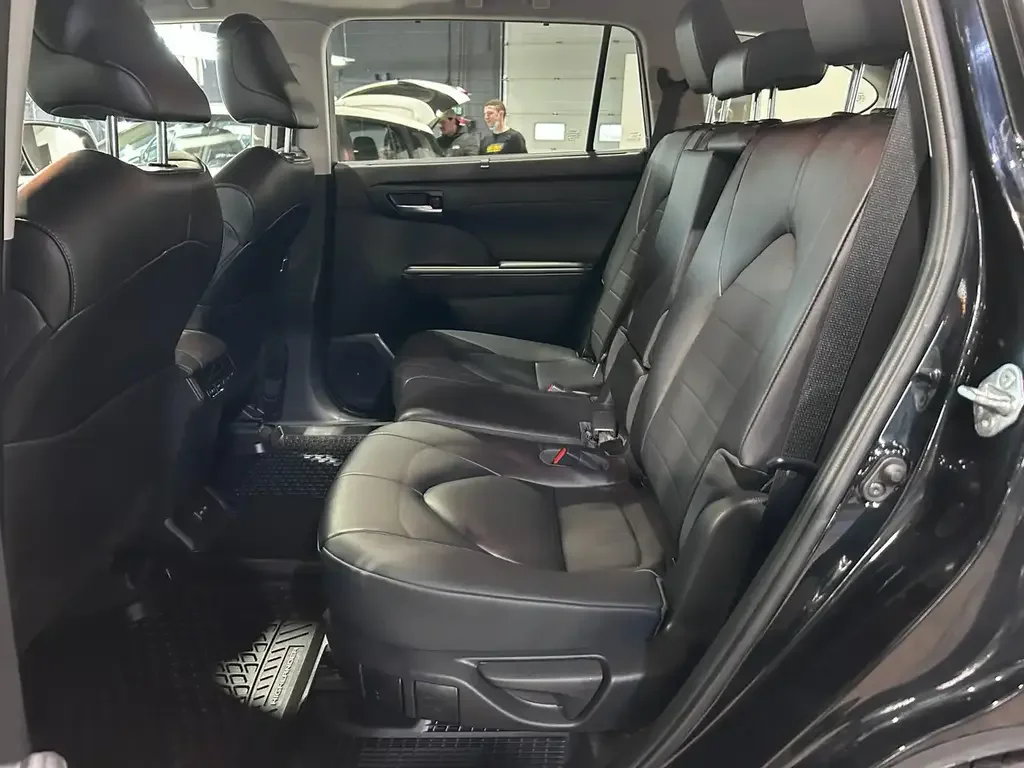 Toyota Highlander снимка Toyota Highlander