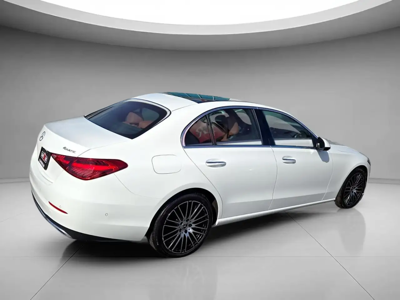 Mercedes-Benz C-Class снимка Mercedes-Benz C-Class