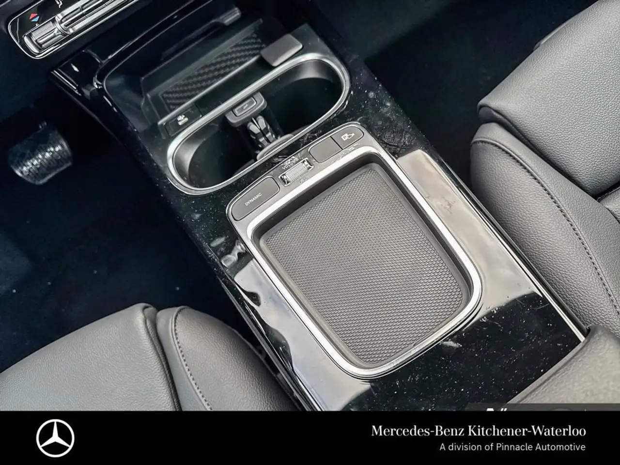 Mercedes-Benz CLA снимка Mercedes-Benz CLA