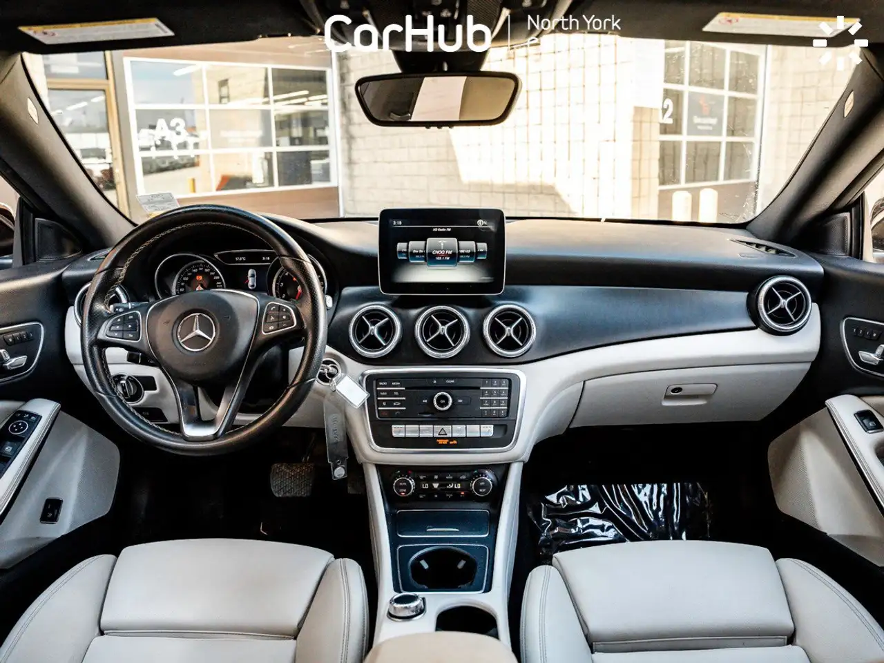 Mercedes-Benz CLA снимка Mercedes-Benz CLA
