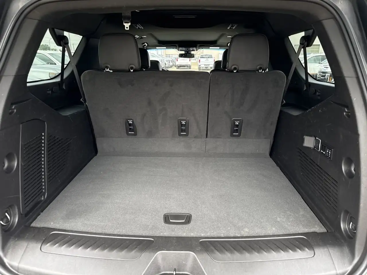 GMC Yukon снимка GMC Yukon