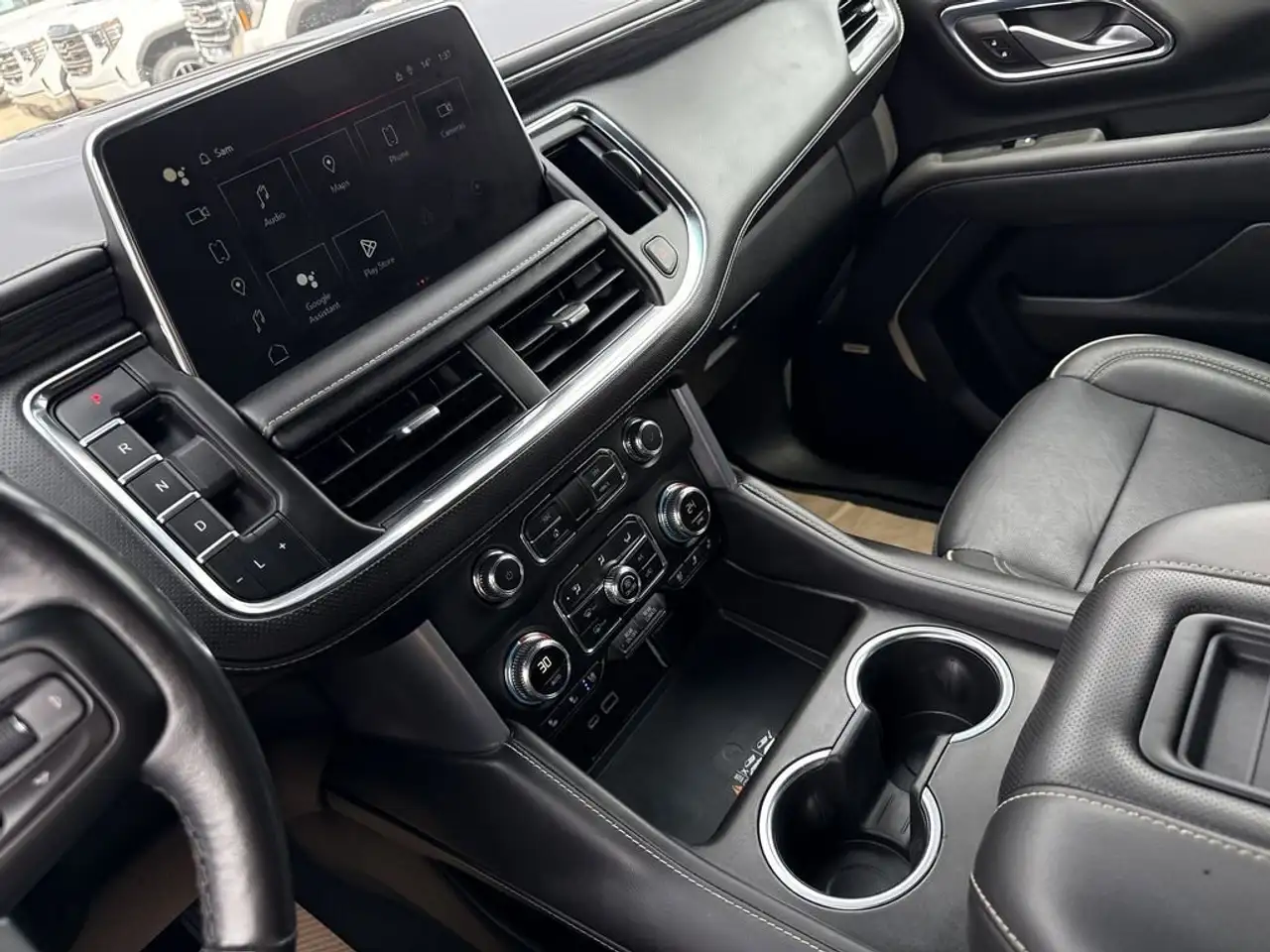 GMC Yukon снимка GMC Yukon