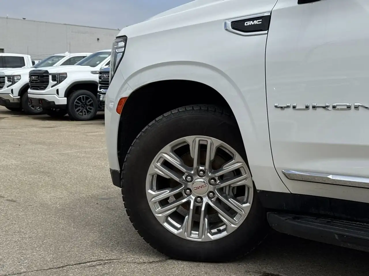 GMC Yukon снимка GMC Yukon