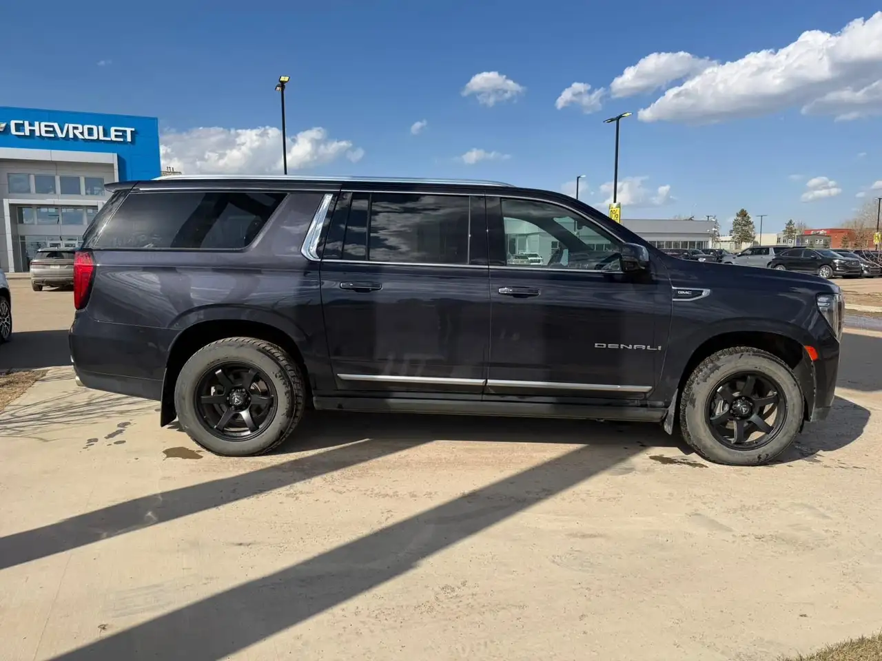 GMC Yukon снимка GMC Yukon