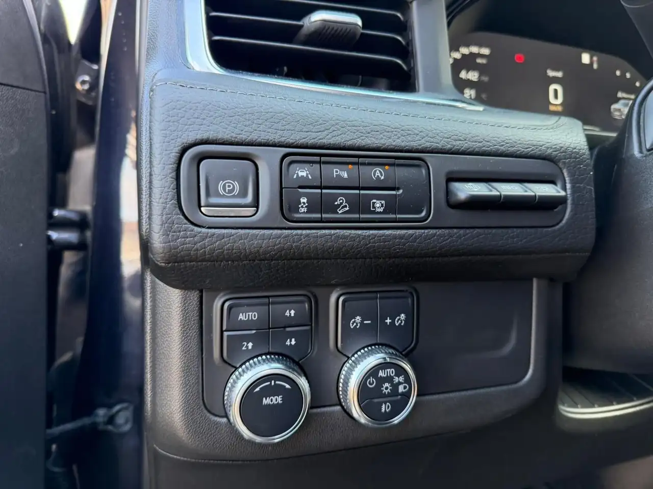 GMC Yukon снимка GMC Yukon