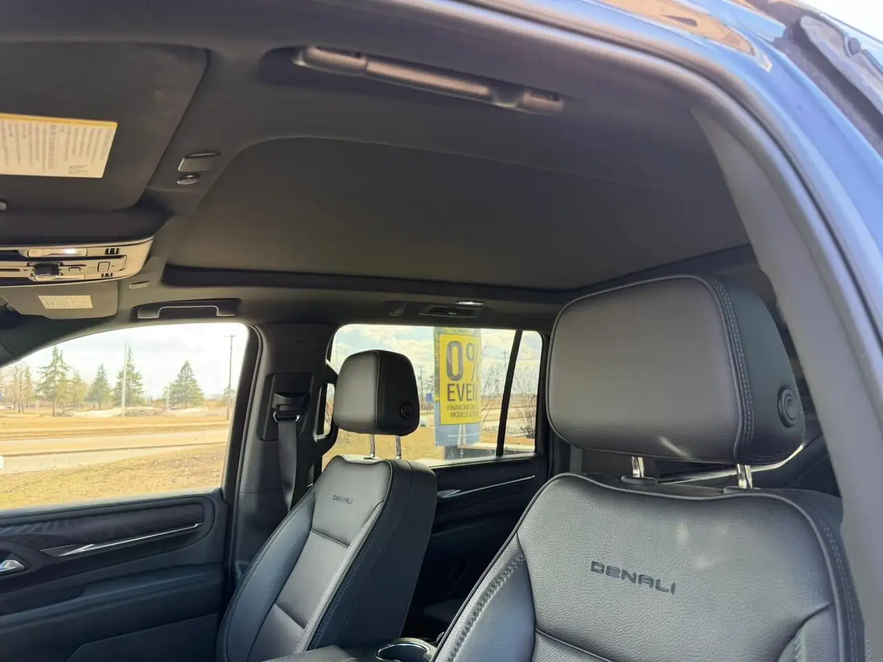 GMC Yukon снимка GMC Yukon