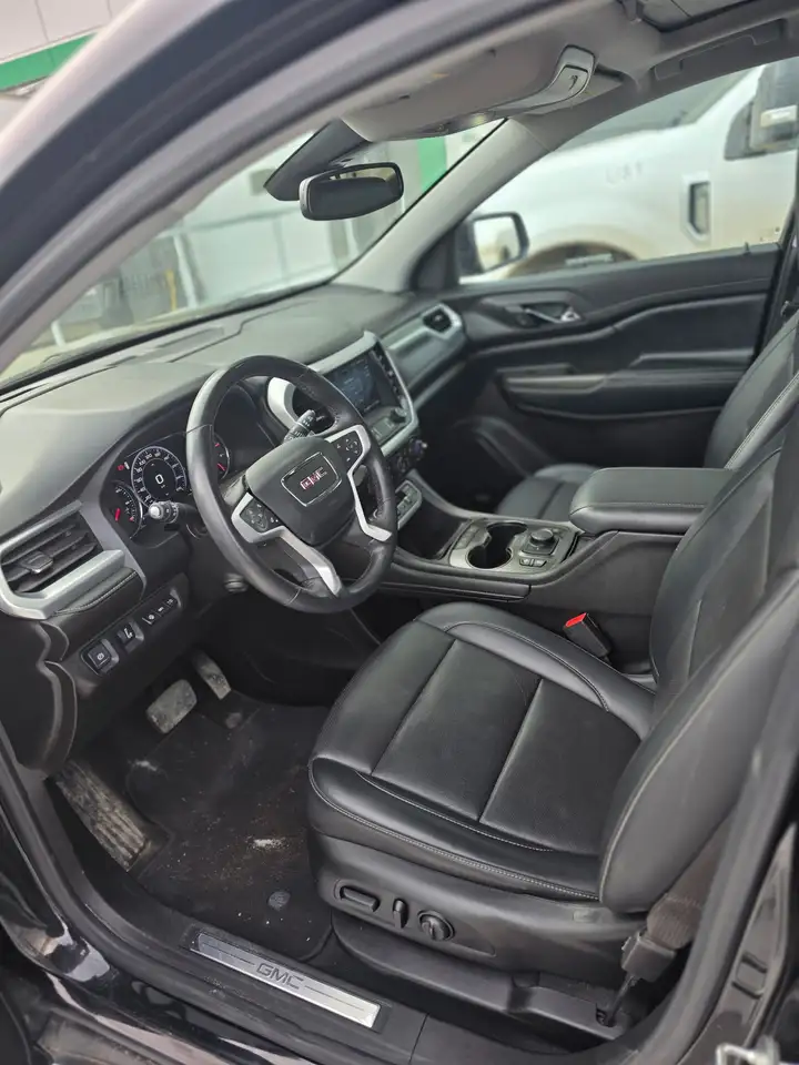 GMC Acadia снимка GMC Acadia