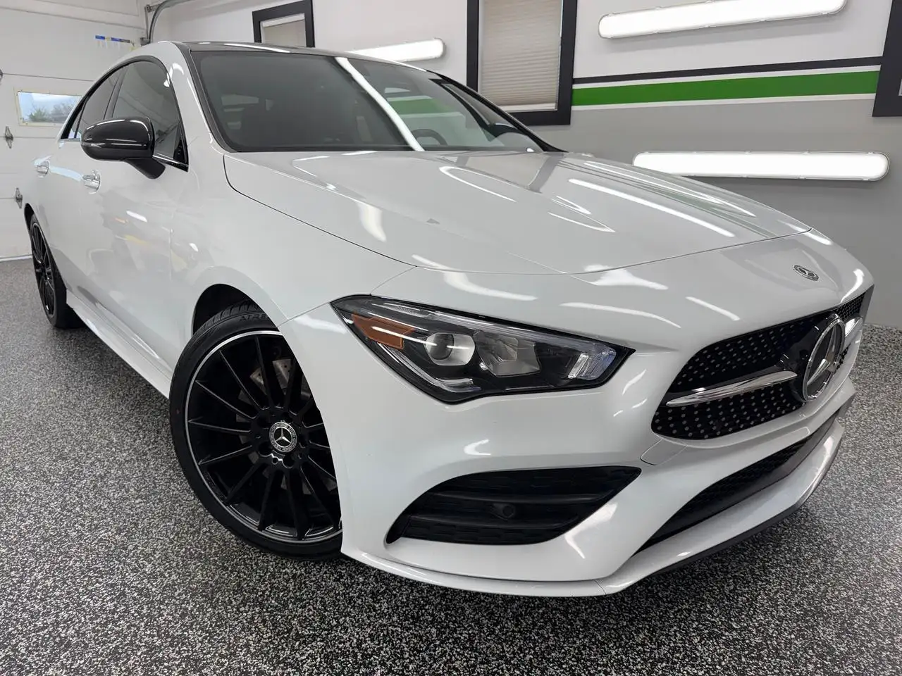 Mercedes-Benz CLA снимка Mercedes-Benz CLA