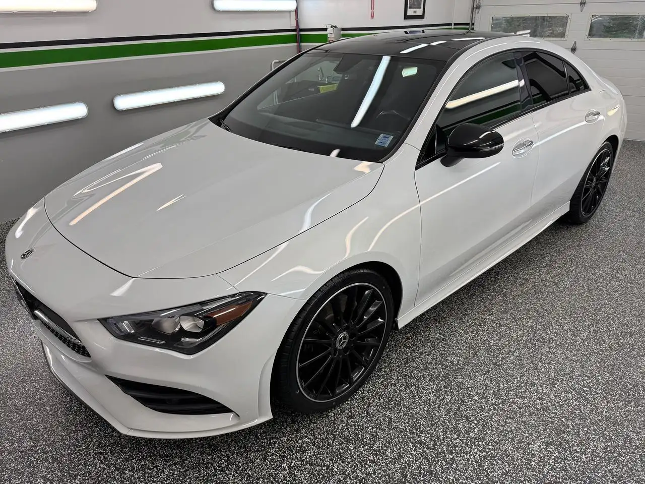 Mercedes-Benz CLA снимка Mercedes-Benz CLA
