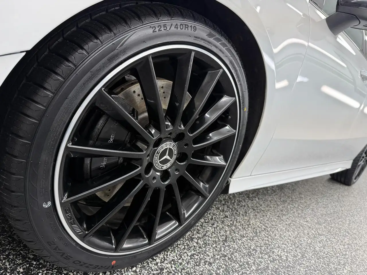 Mercedes-Benz CLA снимка Mercedes-Benz CLA