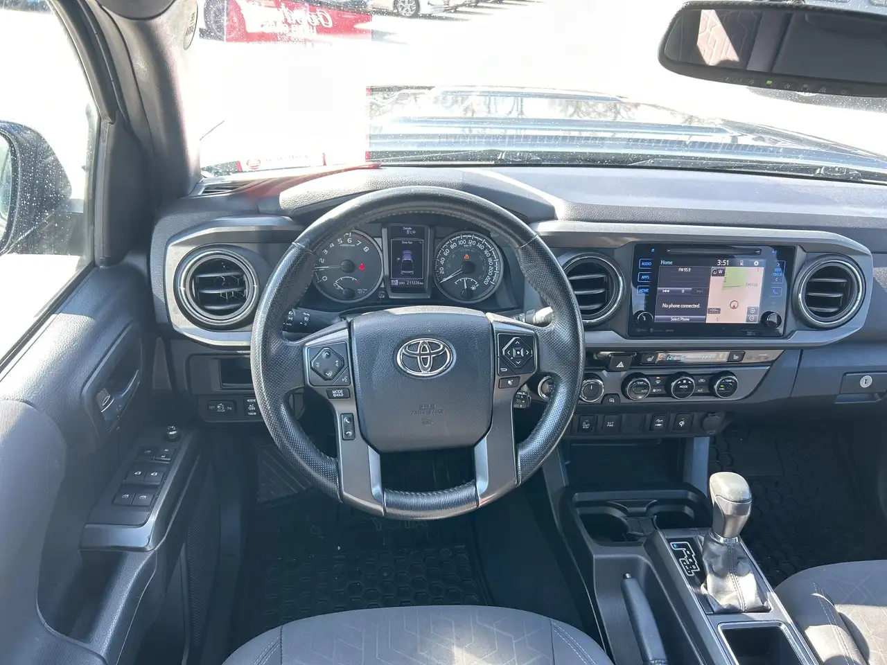 Toyota Tacoma снимка Toyota Tacoma