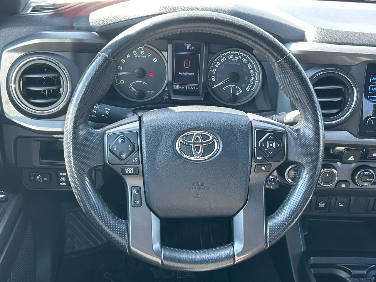 Toyota Tacoma снимка Toyota Tacoma