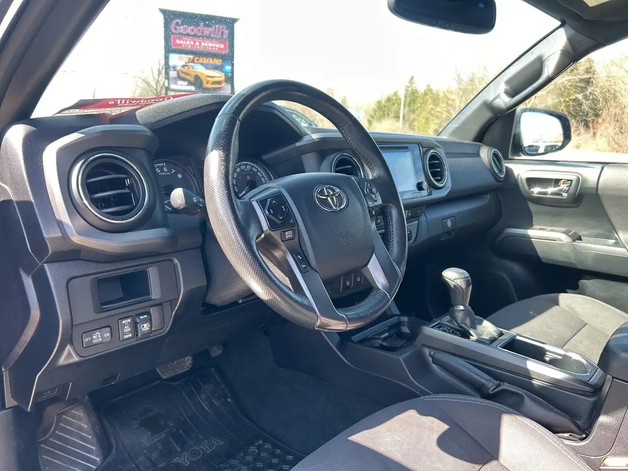 Toyota Tacoma снимка Toyota Tacoma