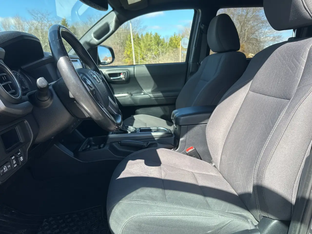 Toyota Tacoma снимка Toyota Tacoma