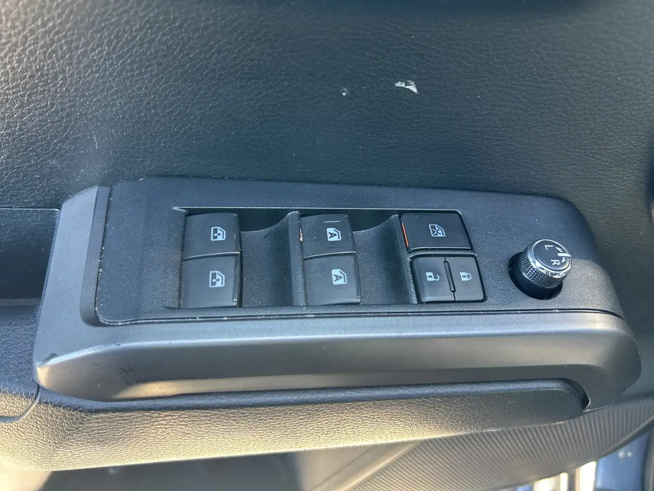 Toyota Tacoma снимка Toyota Tacoma