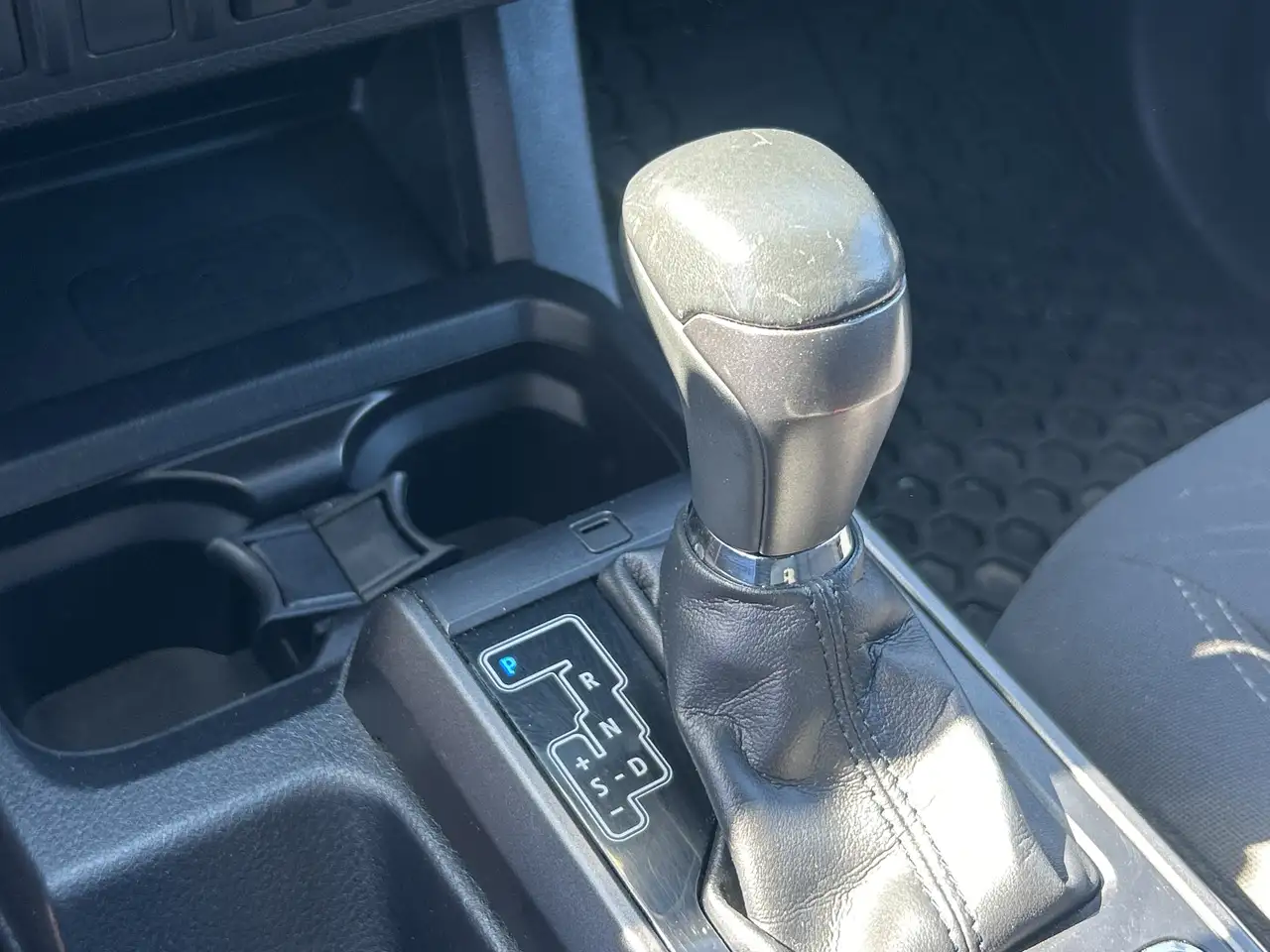 Toyota Tacoma снимка Toyota Tacoma
