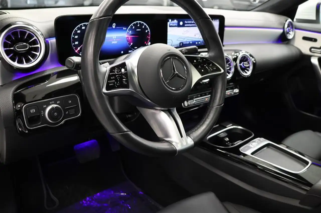 Mercedes-Benz CLA снимка Mercedes-Benz CLA