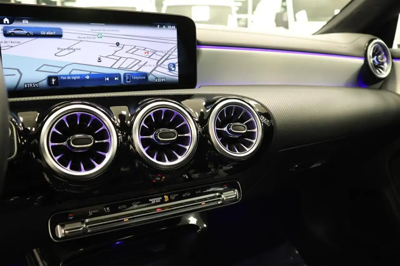 Mercedes-Benz CLA снимка Mercedes-Benz CLA