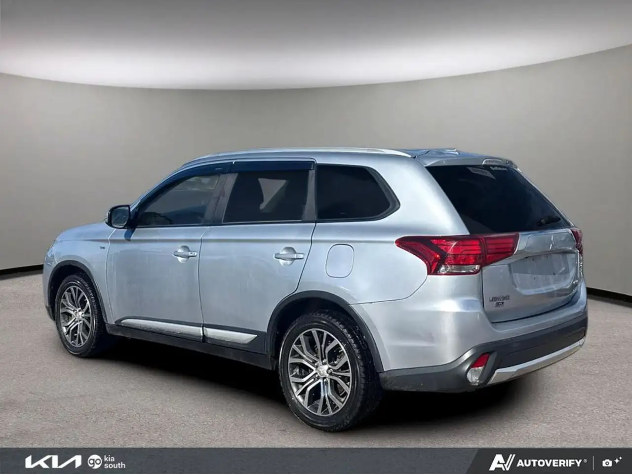 Mitsubishi Outlander photo Mitsubishi Outlander