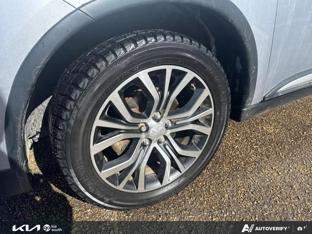 Mitsubishi Outlander photo Mitsubishi Outlander