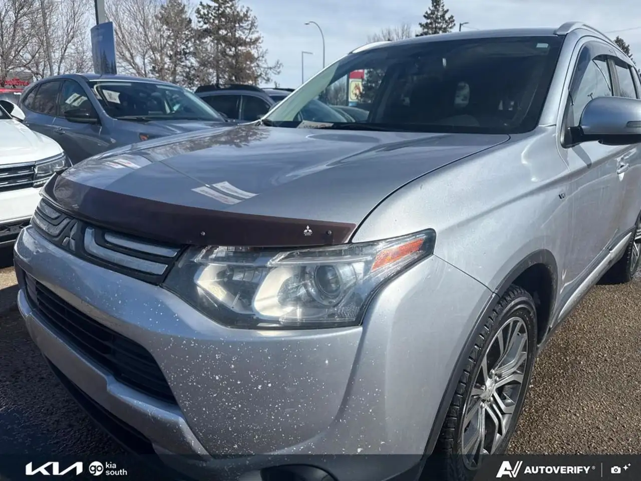 Mitsubishi Outlander photo Mitsubishi Outlander