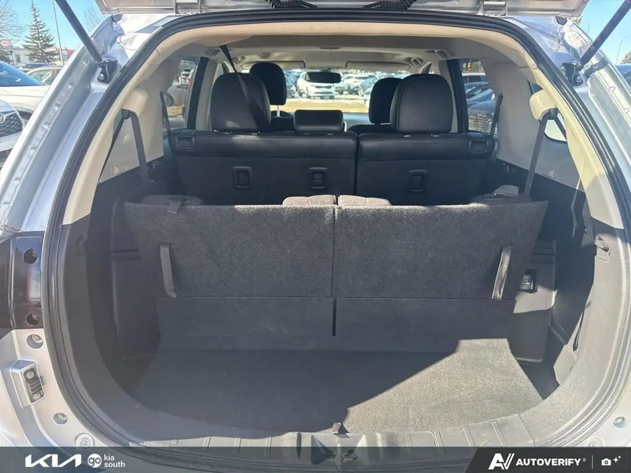 Mitsubishi Outlander photo Mitsubishi Outlander
