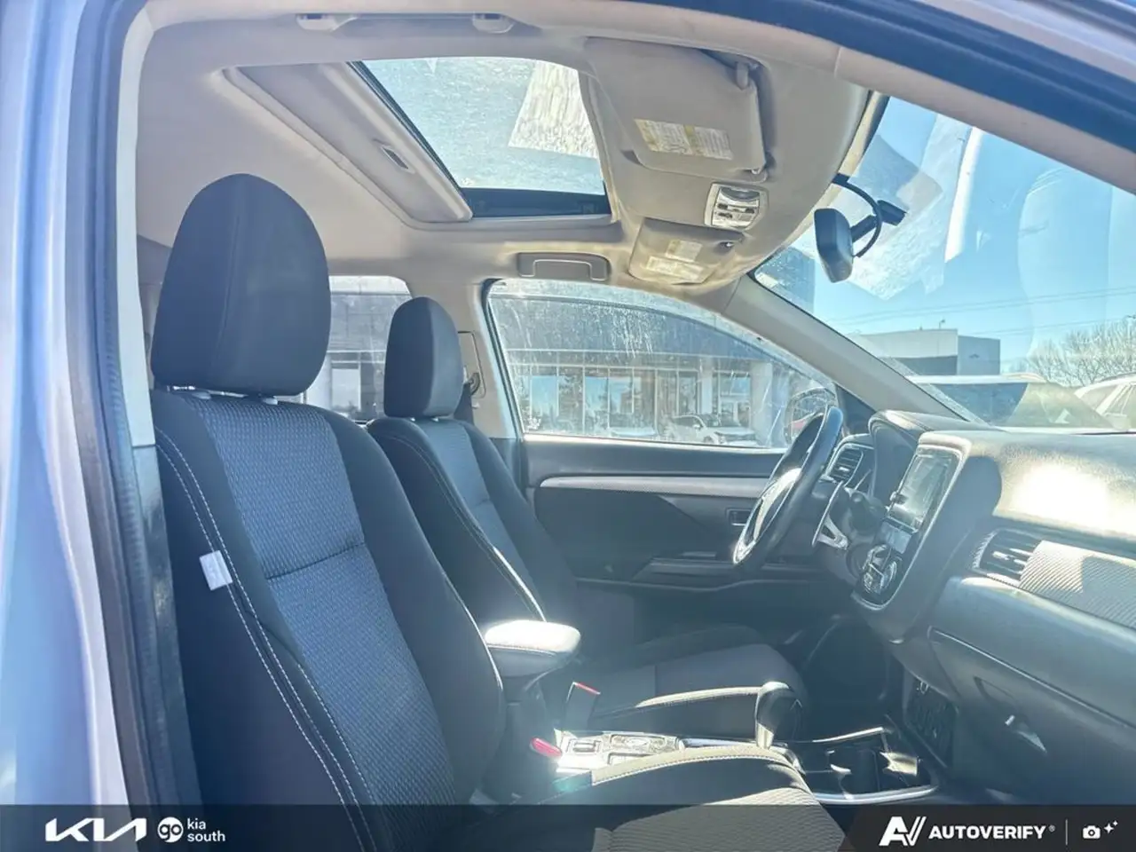 Mitsubishi Outlander photo Mitsubishi Outlander