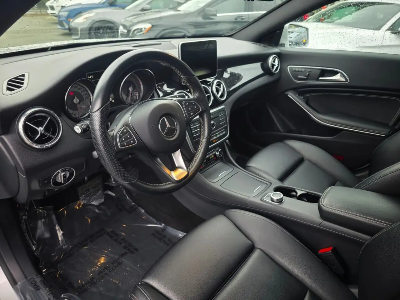 Mercedes-Benz CLA снимка Mercedes-Benz CLA