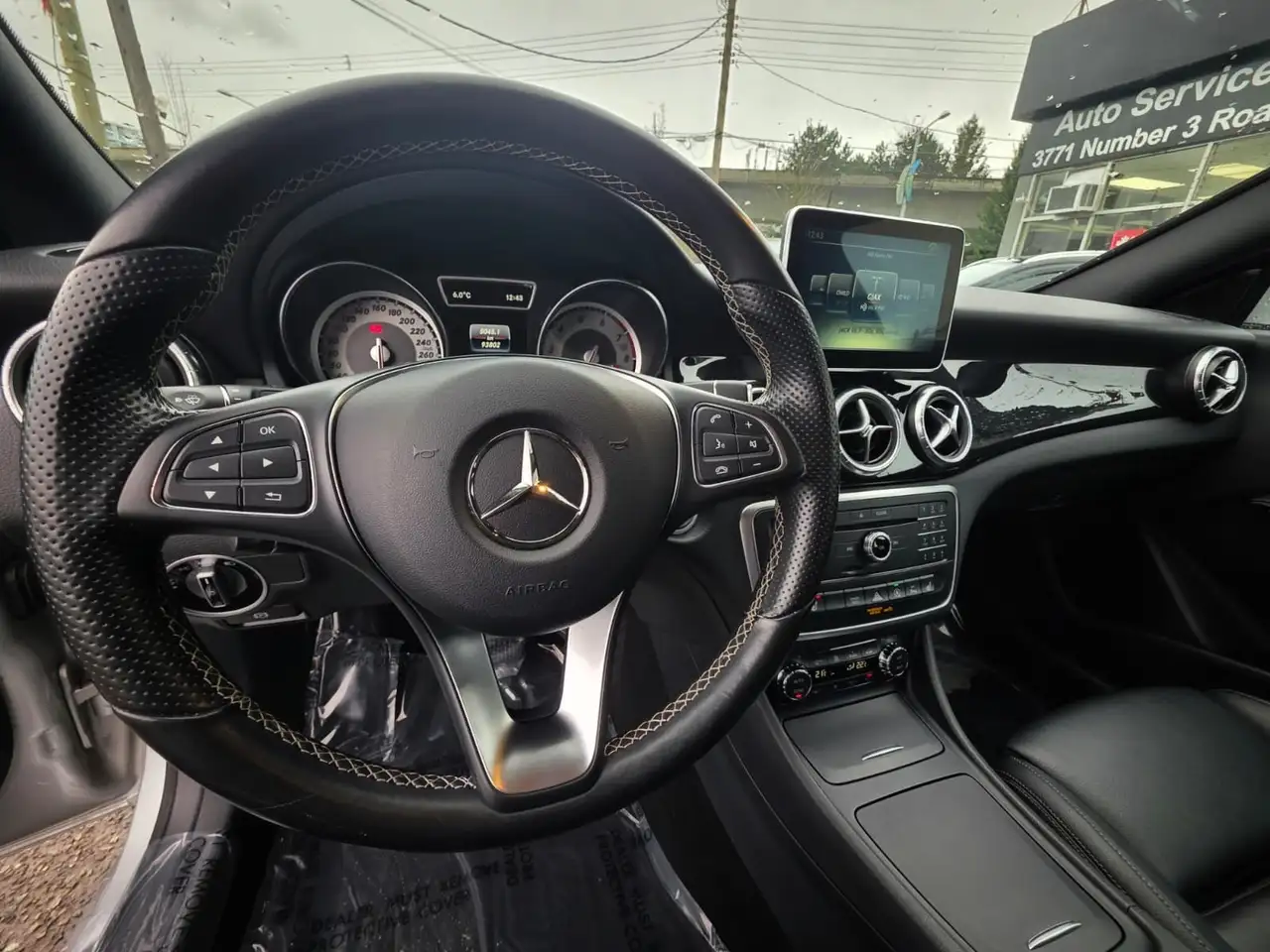 Mercedes-Benz CLA снимка Mercedes-Benz CLA