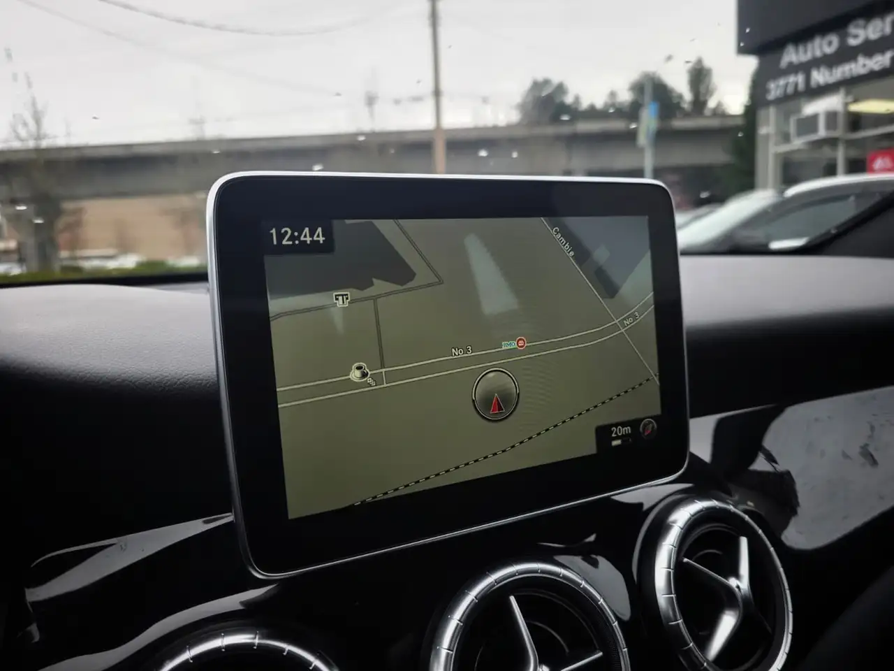 Mercedes-Benz CLA снимка Mercedes-Benz CLA