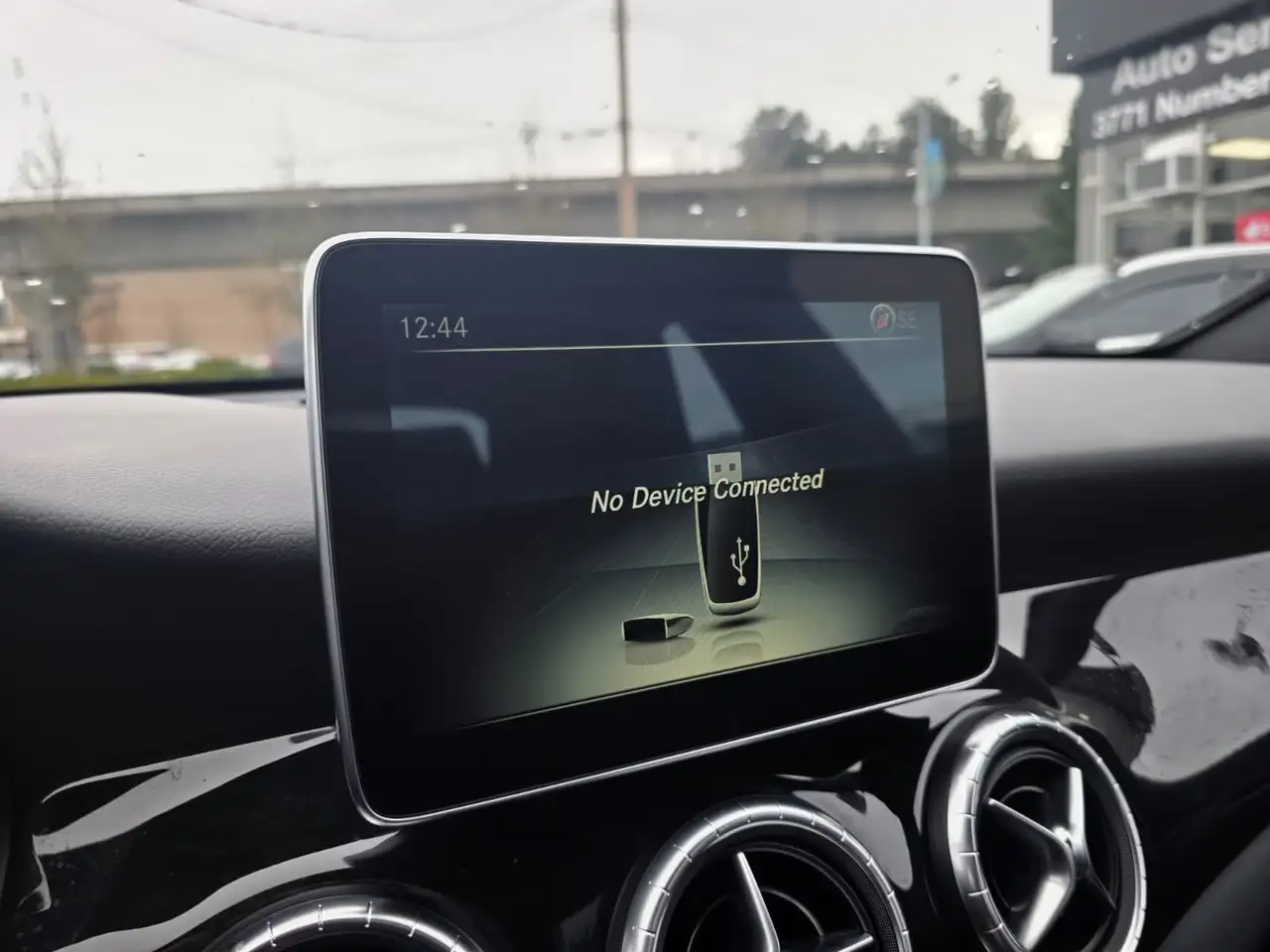 Mercedes-Benz CLA снимка Mercedes-Benz CLA