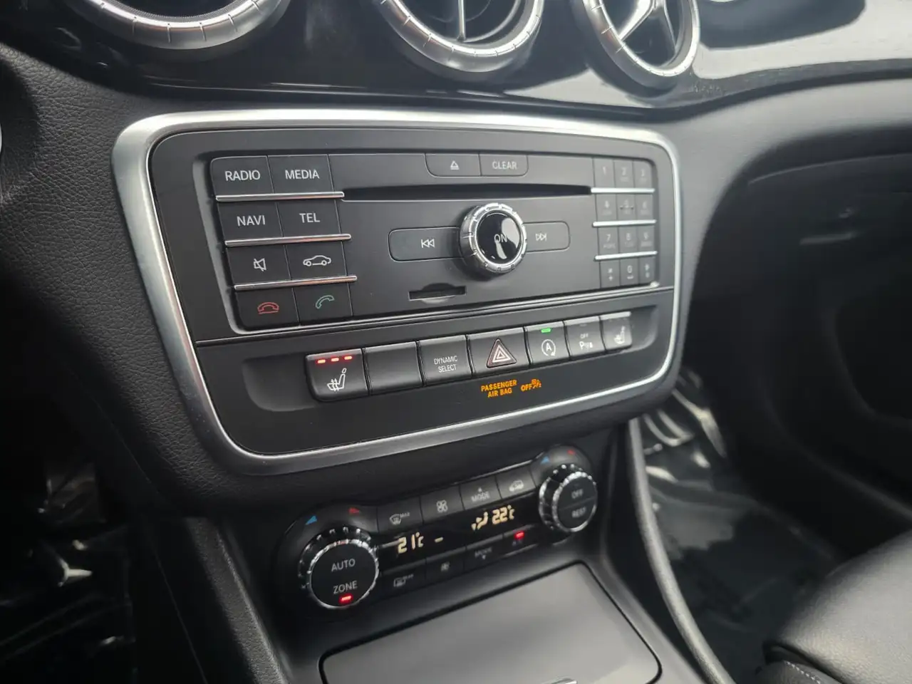 Mercedes-Benz CLA снимка Mercedes-Benz CLA