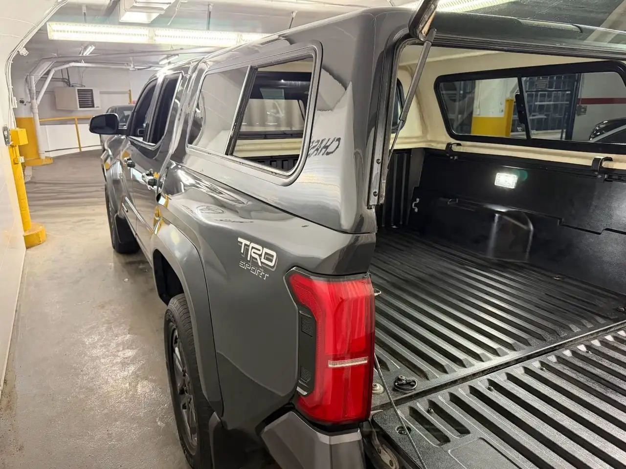 Toyota Tacoma снимка Toyota Tacoma